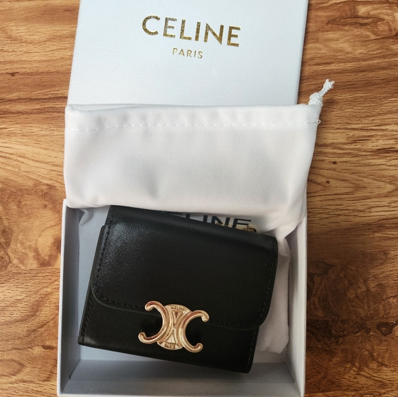 COPY - Celine Wallet Perfect Condition - Picture 2 of 3